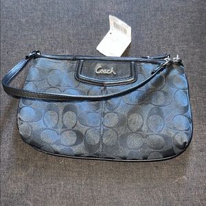 Exclusive & Authentic Coach Ashley Signature Large Wristlet 10+ yrs old